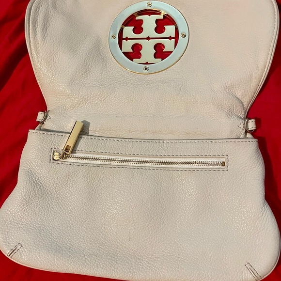 SOLD 🚨 Tory Burch clutch - Picture 2 of 6